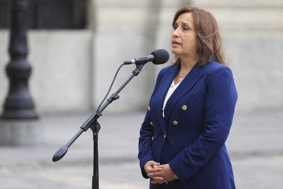Nueva presidenta de Perú no descarta elecciones anticipadas
