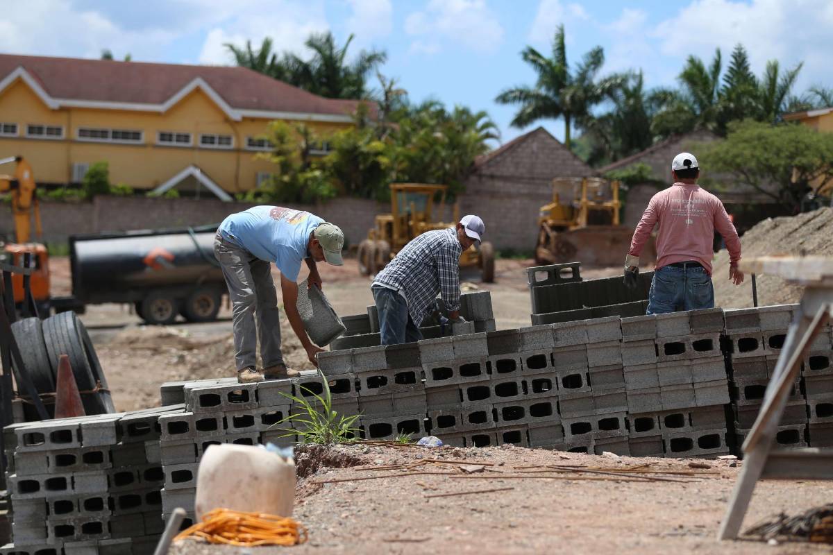 El 50% de obreros no devenga el salario mínimo