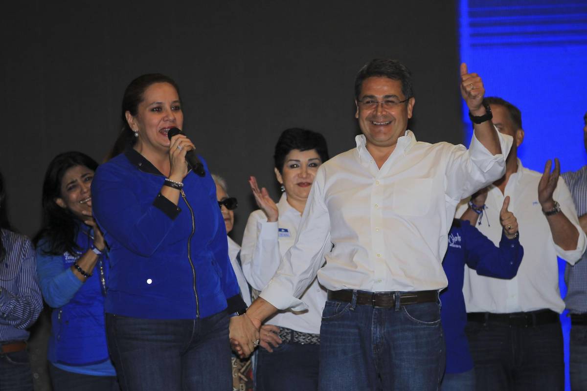 La exprimera dama de Honduras, Ana García el día que fue declarado ganador al expresidente de Honduras, Juan Orlando Hernández.