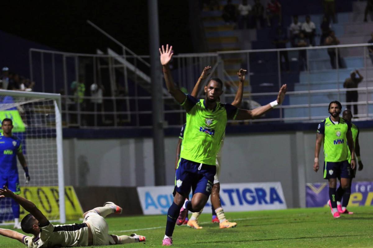 Carlos Espina sorprende a Bengtson con una propuesta tras su retiro