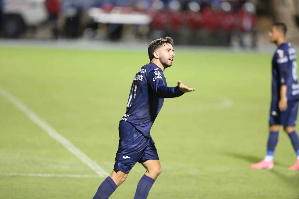 Auzmendi le dio la victoria al Motagua in extremis.