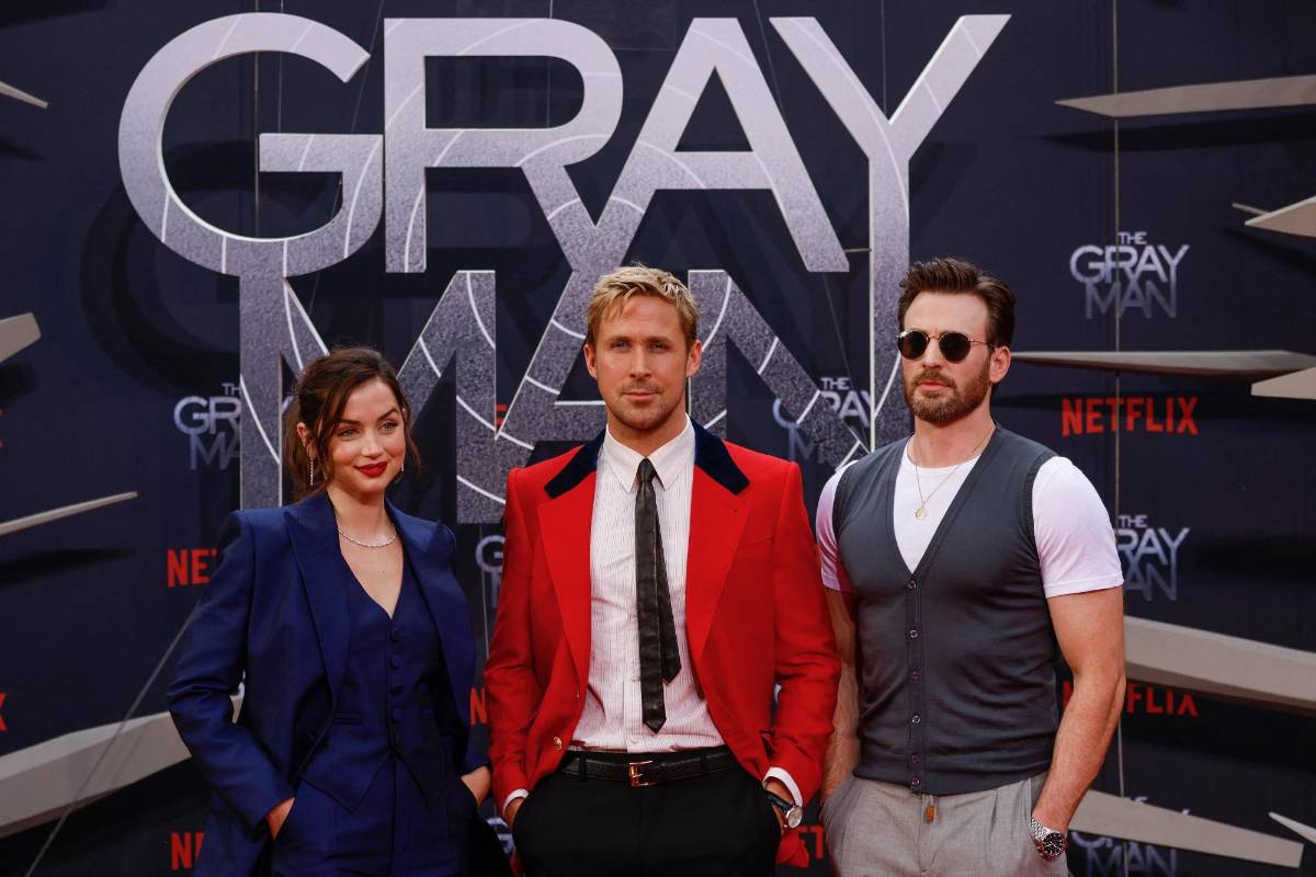 Ana de Armas, Ryan Gosling y Chris Evans en la reciente premier de The Gray Man.