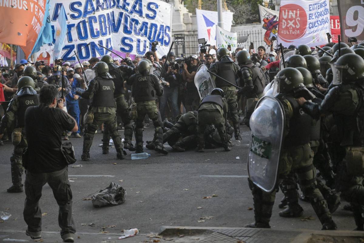 La ‘ley ómnibus’ de Milei genera diversas protestas en Argentina