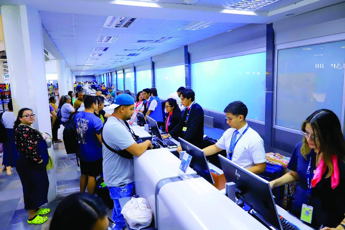 Impuestos vuelven más caro viajar a la región que a EUA