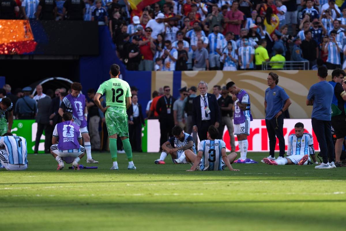 Apretaron a futbolistas y familiares de Argentina, no podían ganar la final