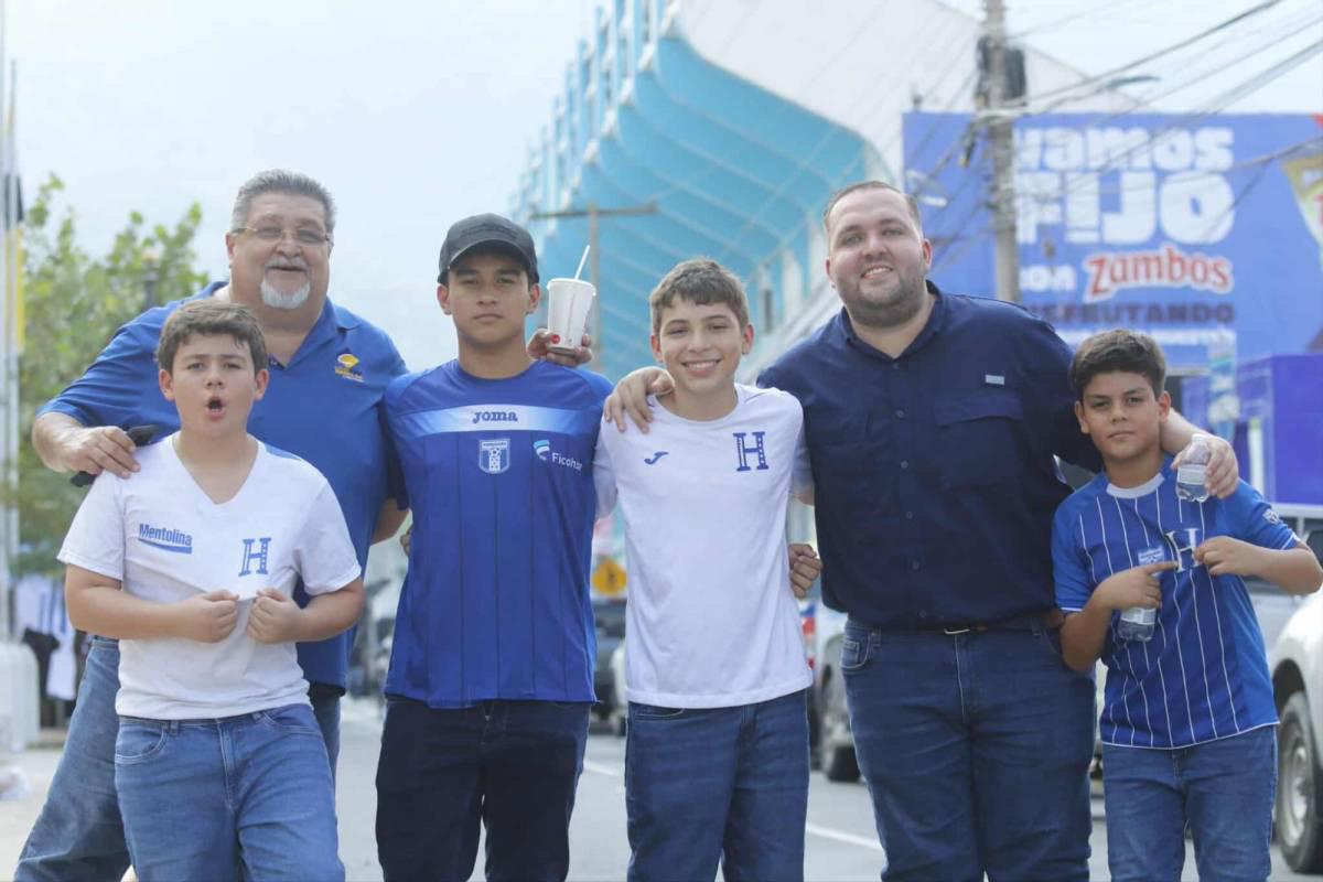 Ambientazo para el Honduras-Costa Rica, petición a Navas y gesto de 'alemán'