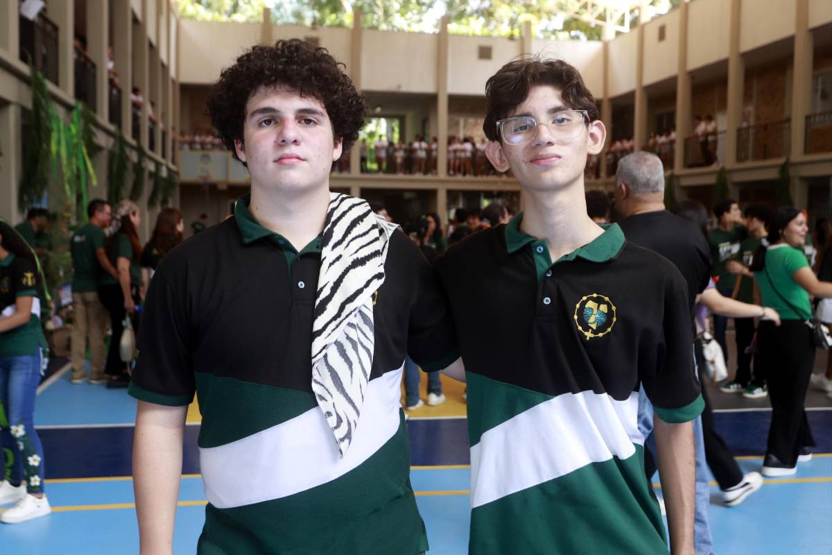 FOTOS: Seniors 2026 de la Franciscan School celebran su entrada triunfal