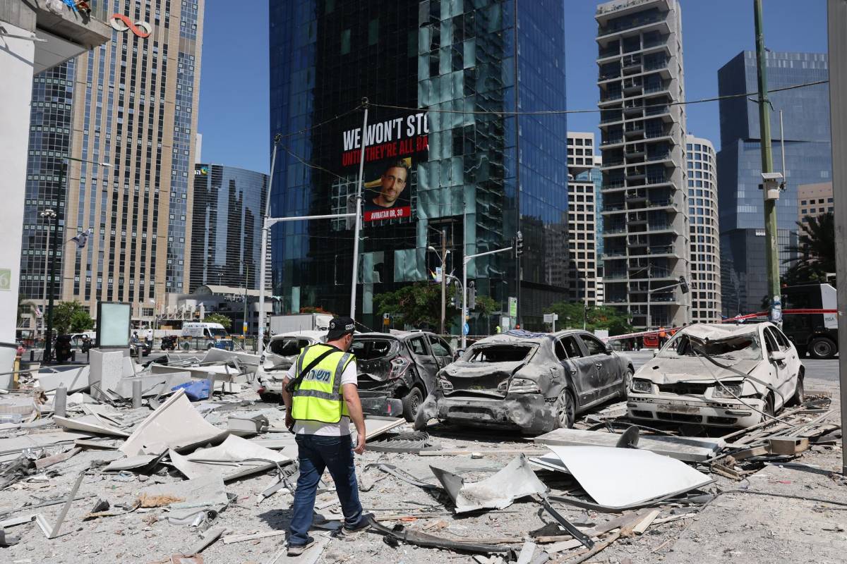 Las imágenes del ataque de Irán a uno de los principales hospitales de Israel