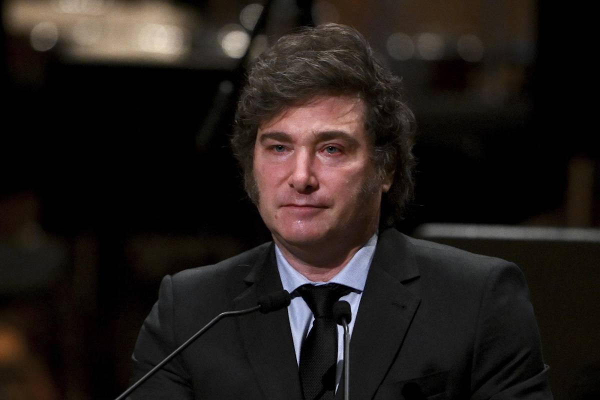 La curiosa imagen de Milei felicitando al papa