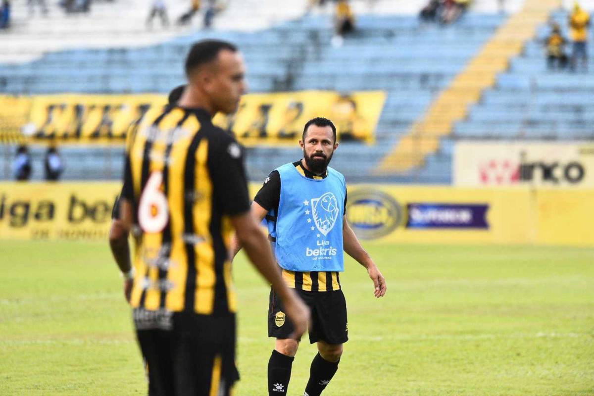 Alfredo Mejía sorprende y aparece en juego de pretemporada con Real España