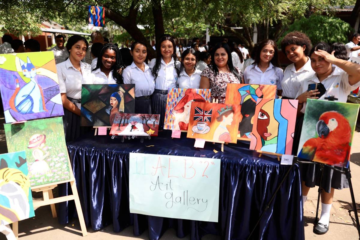 Estudiantes del JTR exhiben su talento en  galería de arte