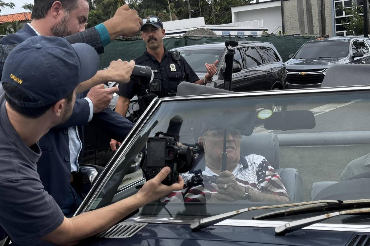 Trump gana terreno entre los votantes latinos del “muro azul” además de Texas y Florida