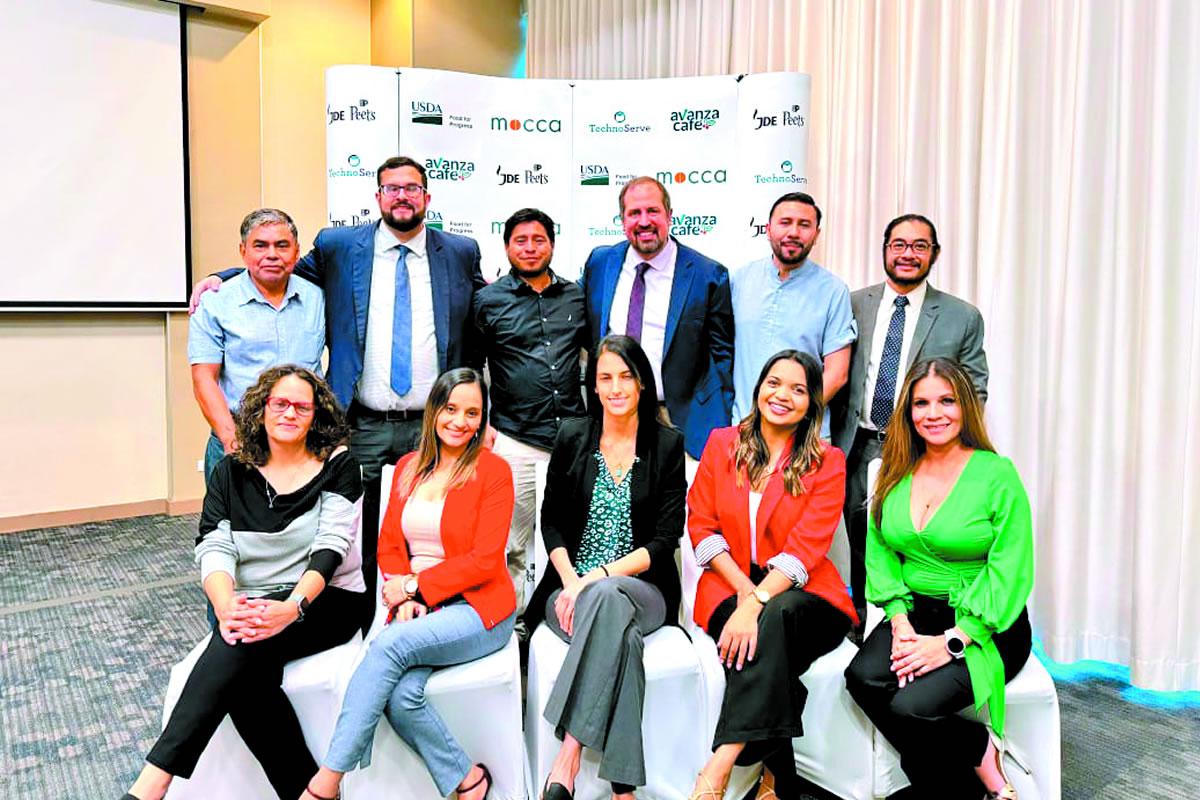 Ejecutivos de JDE Peet’s, USDA y TechnoServe participaron en el lanzamiento de Avanza Café, que para octubre se tiene previsto el desarrollo de alianzas y el reclutamiento de personal de campo.