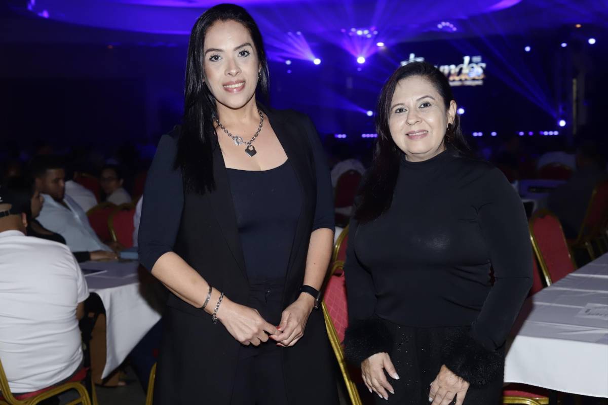 Así disfrutaron los sampedranos el show de Los Iracundos y Germaín de la Fuente