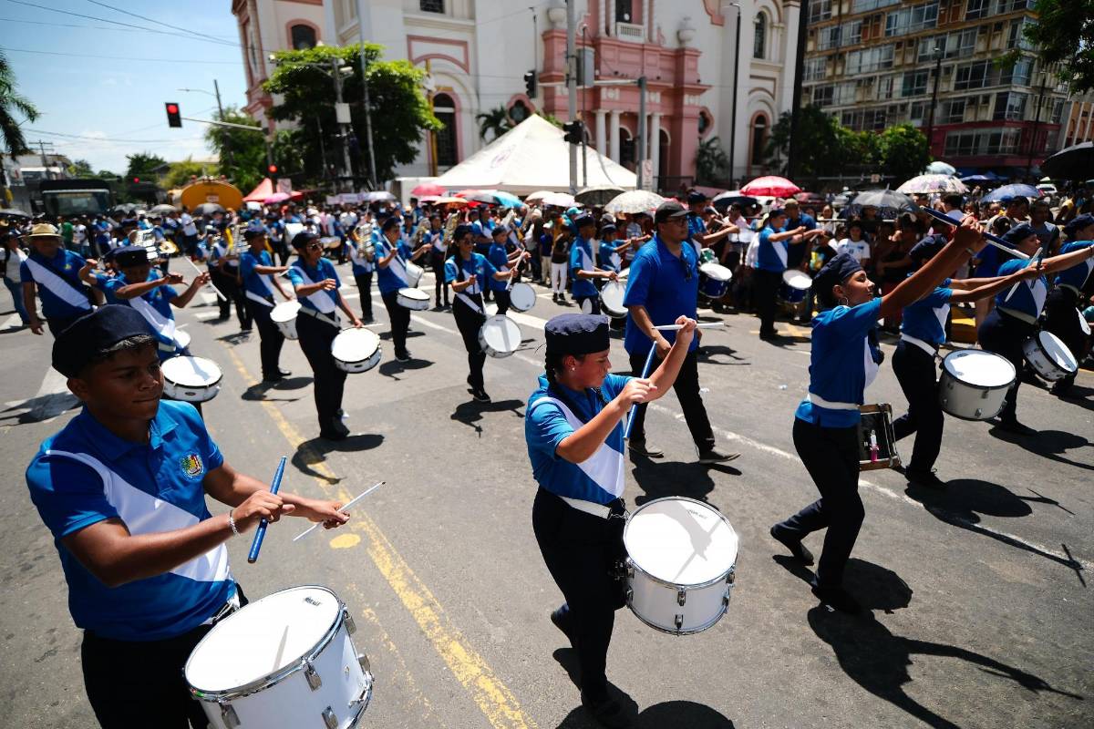Instituto 1 de Mayo se roba el show en su retorno a los desfiles patrios