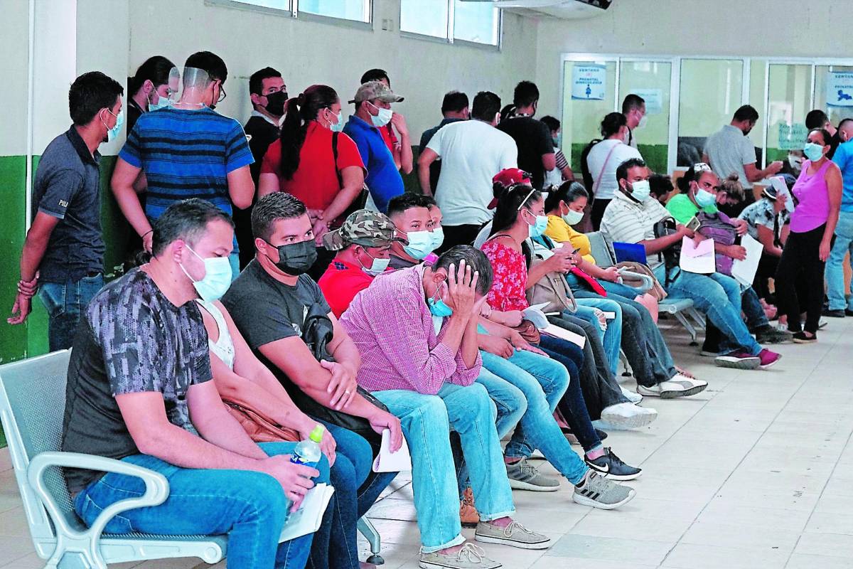 Siete de cada 10 pacientes covid-19 resultan positivos