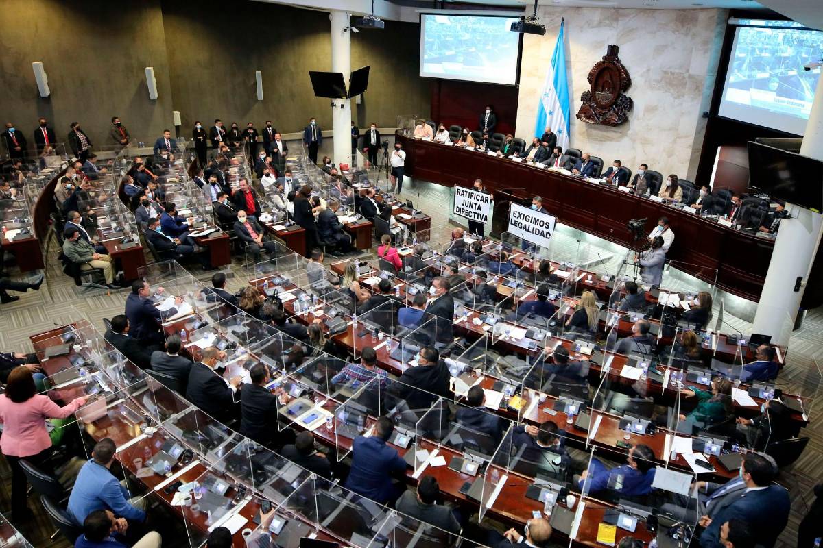 Presentan proyectos para derogar la Ley de Secretos