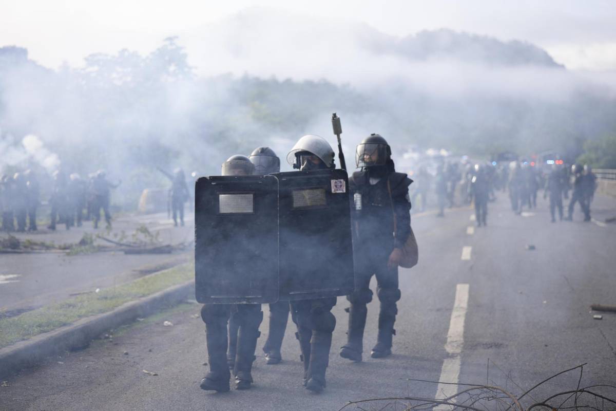 Masivas protestas y bloqueos en Panamá contra reformas de Mulino