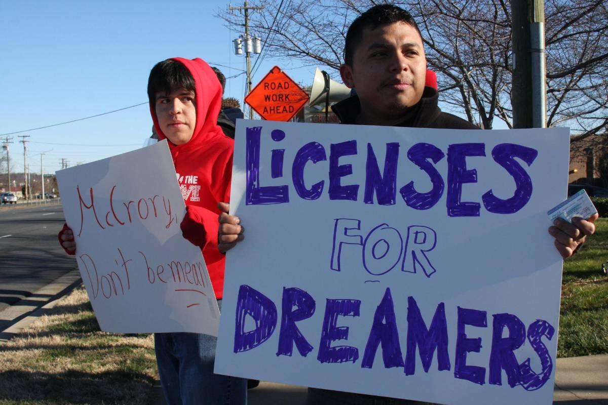 Indocumentados ya pueden solicitar licencia de conducir en Massachusetts