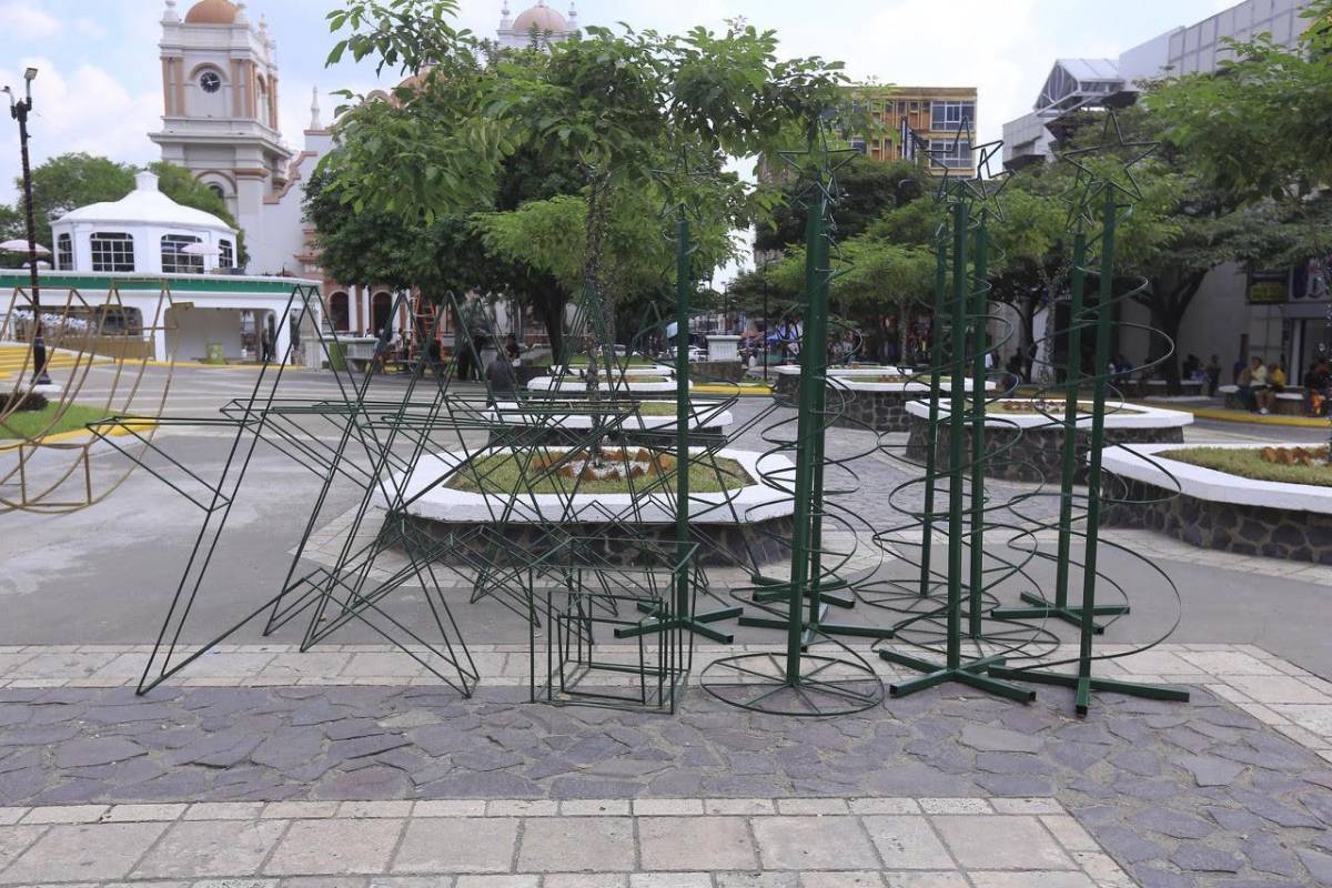 Miles de luces multicolores adornarán el parque central en las fiestas navideñas