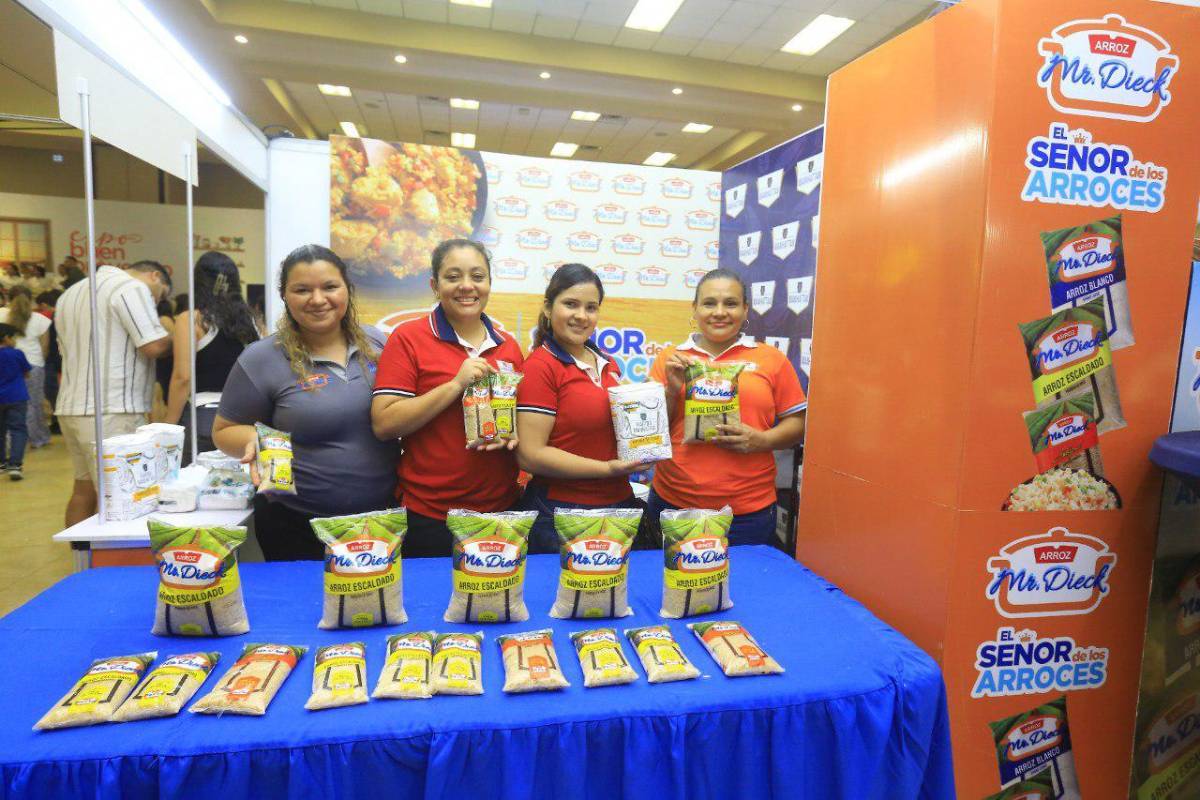 Patrocinadores de la Expo Buen Provecho llenan al público de premios y deliciosa comida