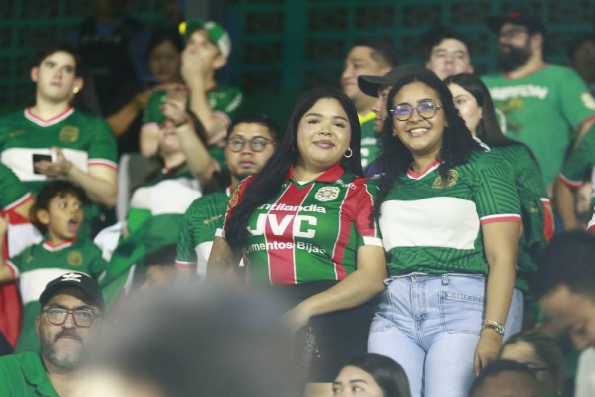 Rubia enamoró: las bellas chicas que cautivaron en la final Marathón-Motagua