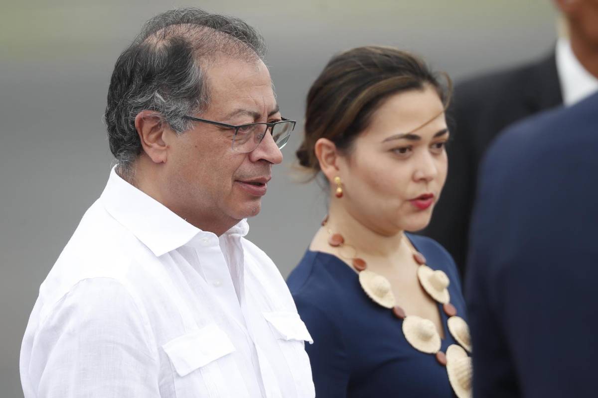 “Soy heterosexual”, dice presidente de Colombia ante supuesto video con mujer trans