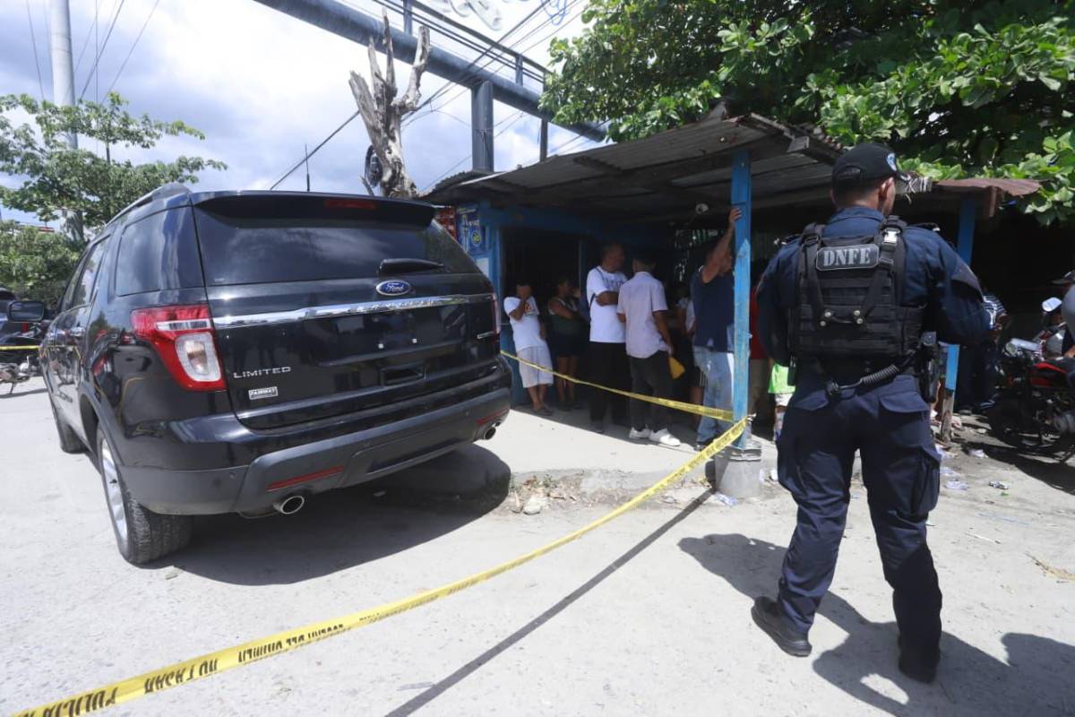 Lo que se sabe de la mujer hallada muerta en camioneta en SPS; su esposo está requerido