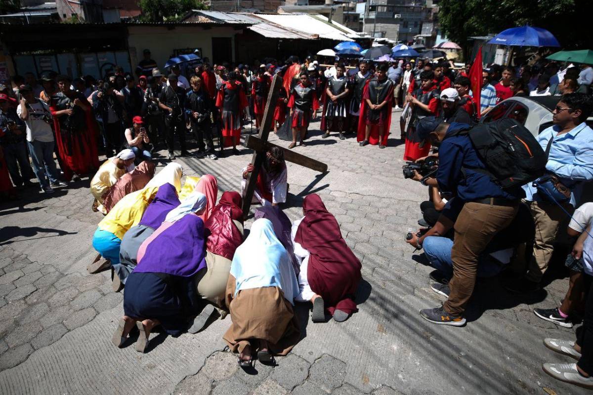 Viernes Santo en Comayagüela: drama y devoción marcan el Viacrucis