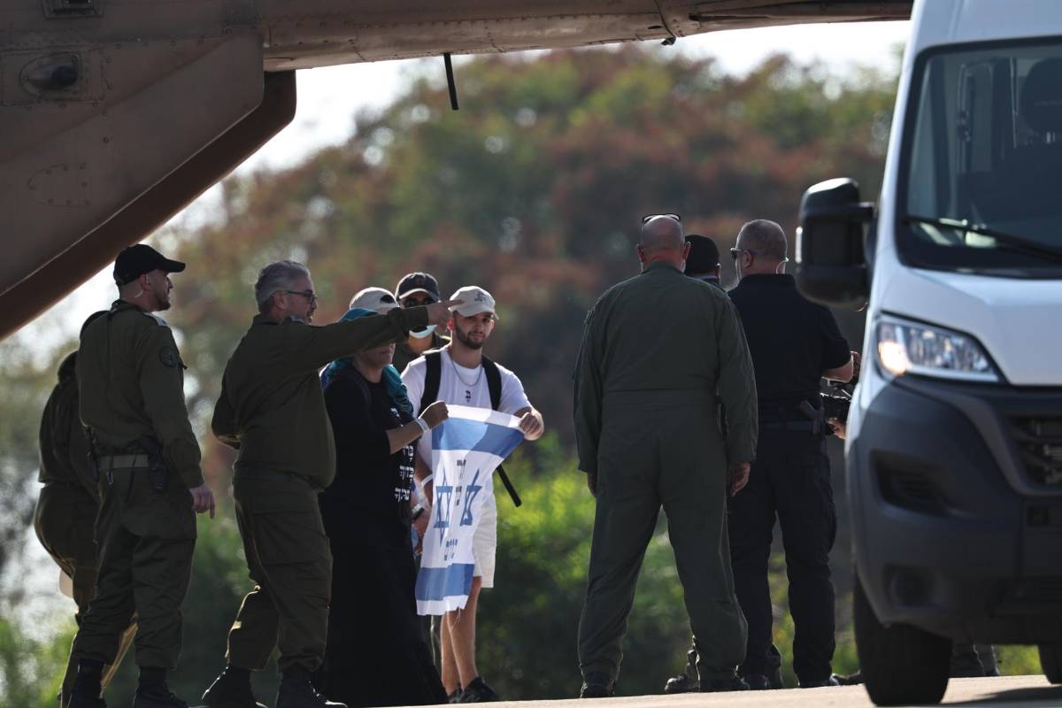 ¿Quiénes son los rehenes israelíes liberados por Hamás?