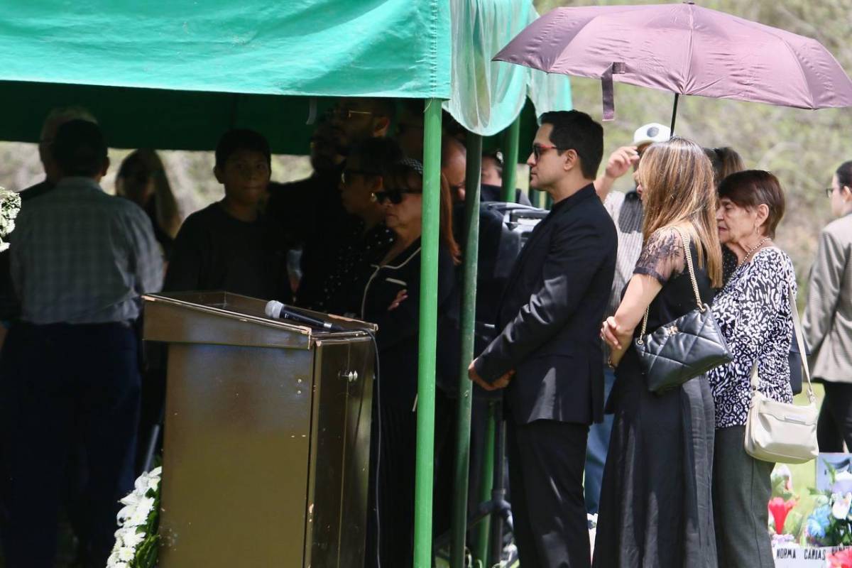 Con forenses en velorio, nuevas revelaciones de su pareja: así fue el último adiós a chef Sandra Díaz