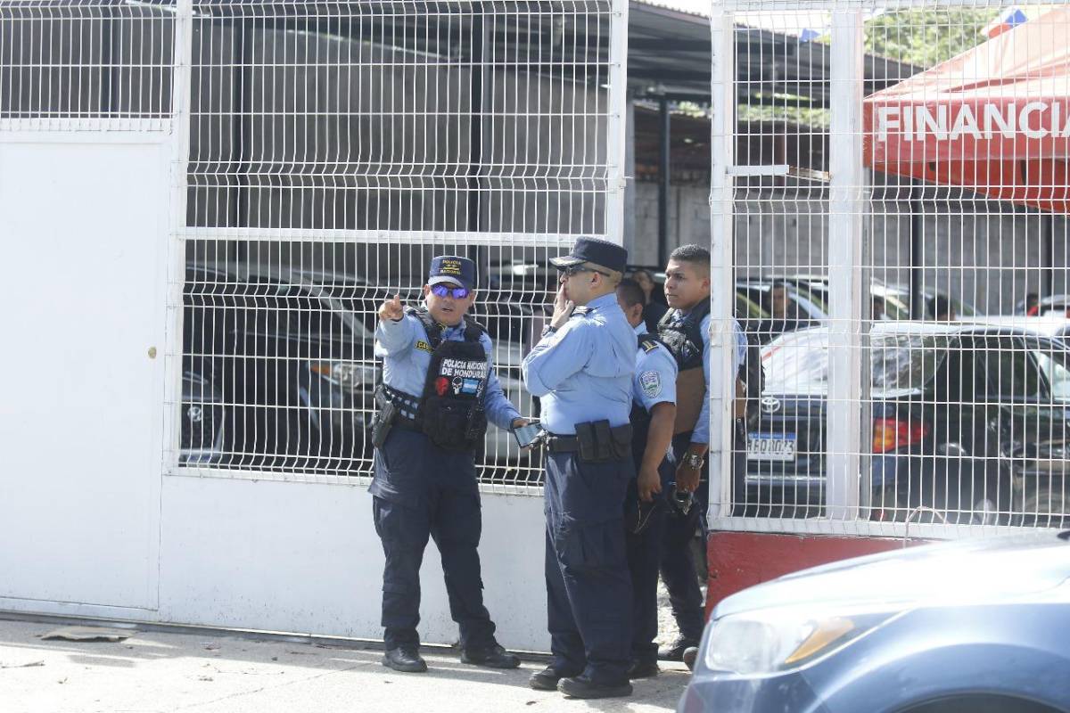 Imágenes del asalto frustrado en autolote del barrio Guamilito de SPS