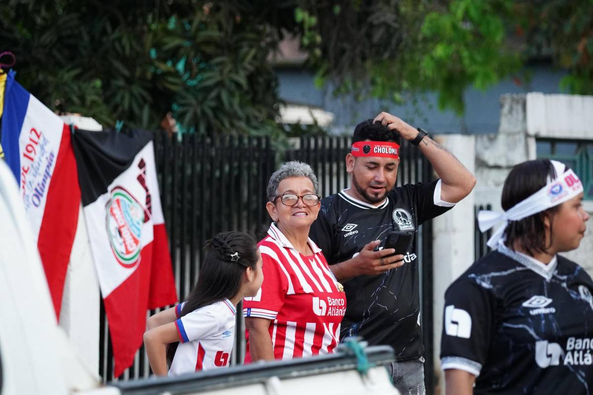 Olimpia da golpe al Choloma, 'intruso' se mete en pleno partido y Tiktoker cautiva