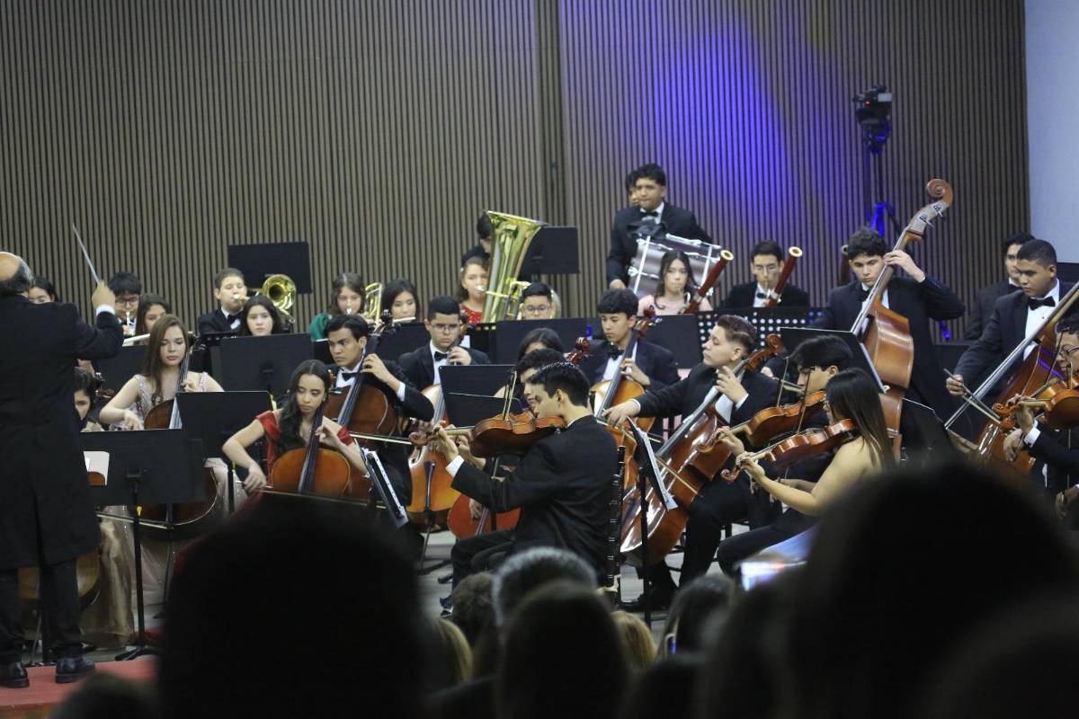 Fotos: Victoriano López festeja su 81 aniversario con gala artística