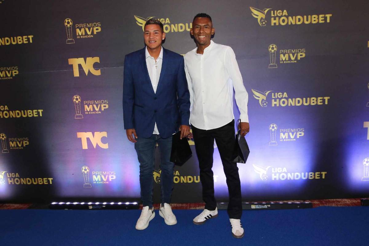 Premios MVP: Futbolistas de Olimpia bien acompañados; Eduardo Espinel y Diego presentes