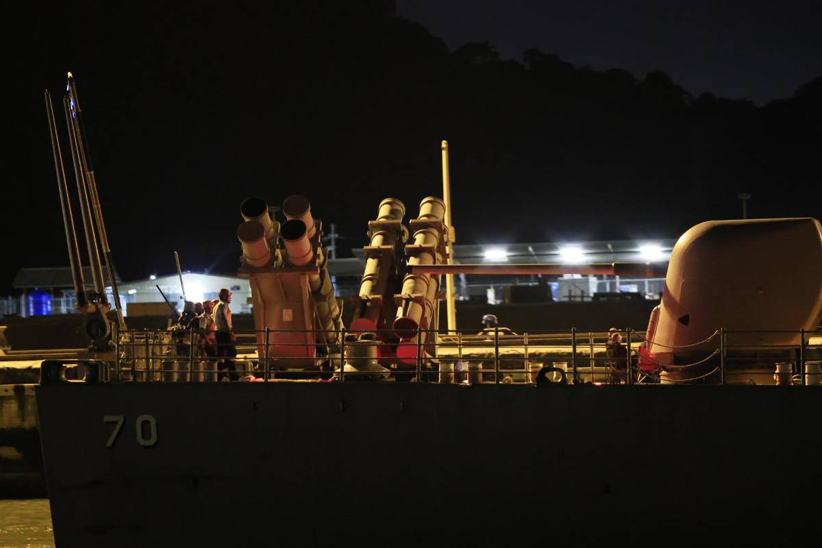 Poderoso buque lanzamisiles de Estados Unidos llega a Panamá