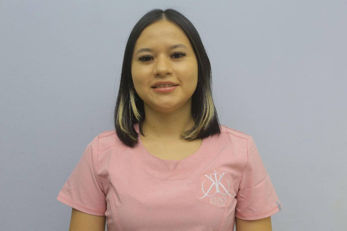 Janeth Torrez, lashista profesional de Kens Studio.