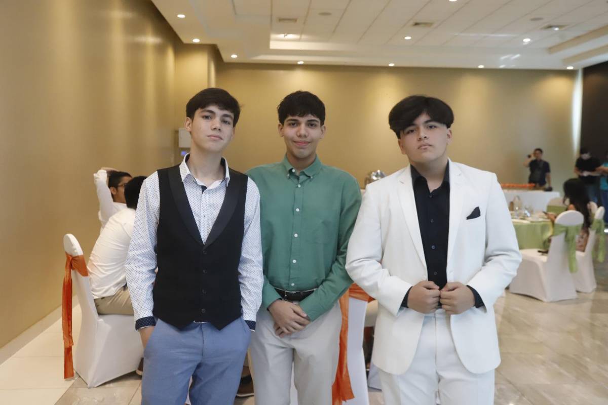 Seniors 2025 de la Escuela Bilingüe Del Valle compartieron desayuno