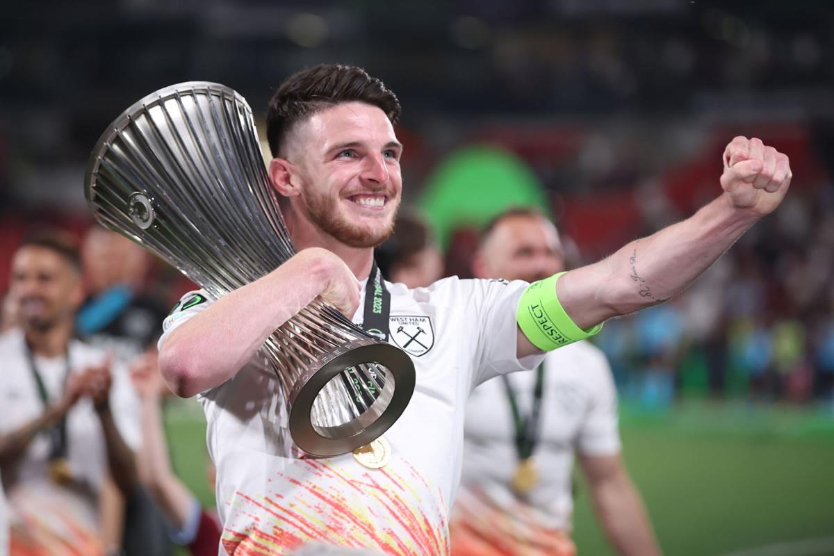 El mediocampista inglés conquistó la UEFA Conference League con el West Ham.