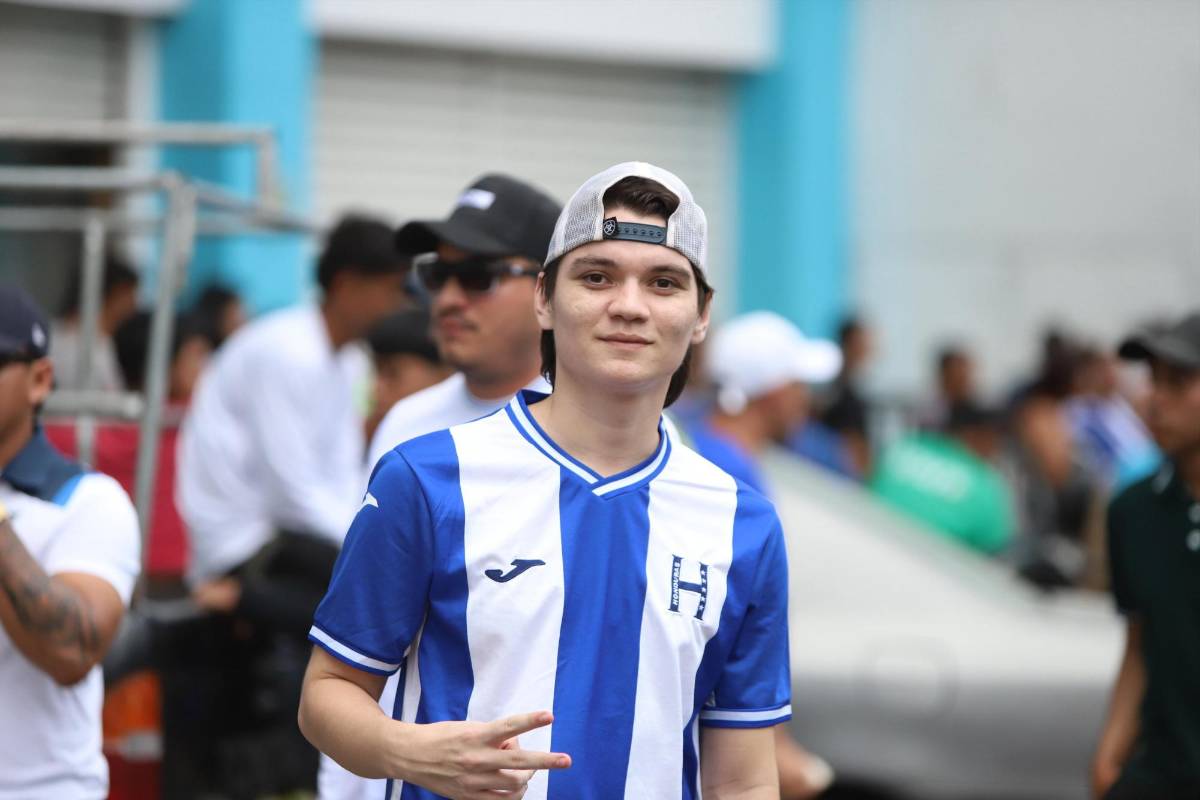 Euforia en San Pedro Sula: multitudes llegan al estadio Francisco Morazán