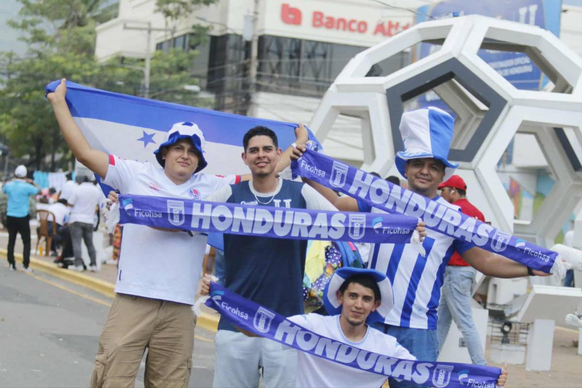 Ambientazo para el Honduras-Costa Rica, petición a Navas y gesto de 'alemán'