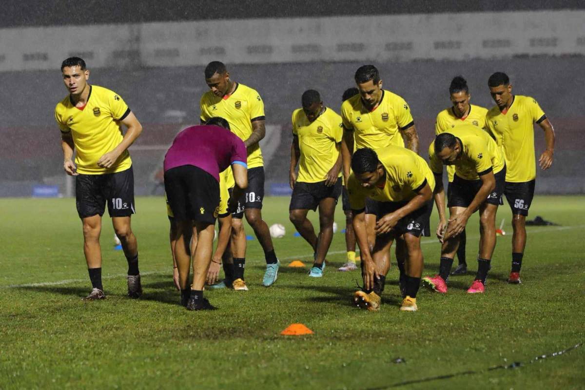 Confirmado: Real España rescinde su contrato y suma su baja número 12