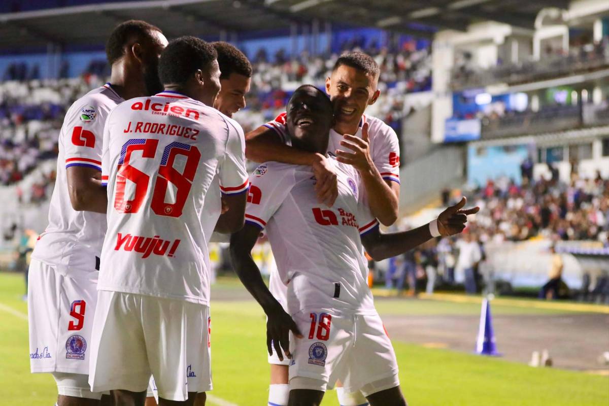 El increíble error de Menjívar vs Motagua, agresión a Edwin, sangre y baile en Olimpia