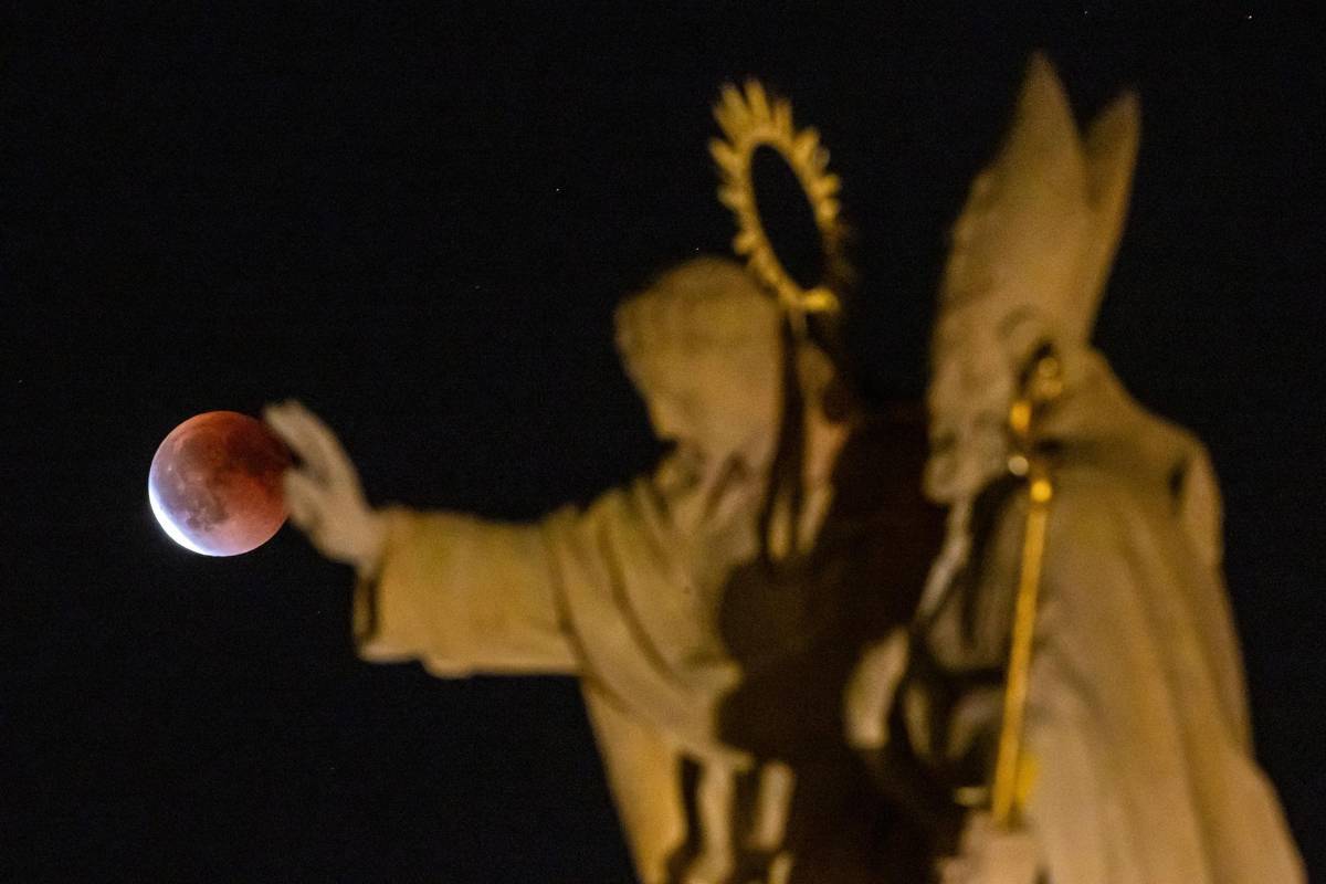 Las imágenes de la luna de sangre alrededor del mundo