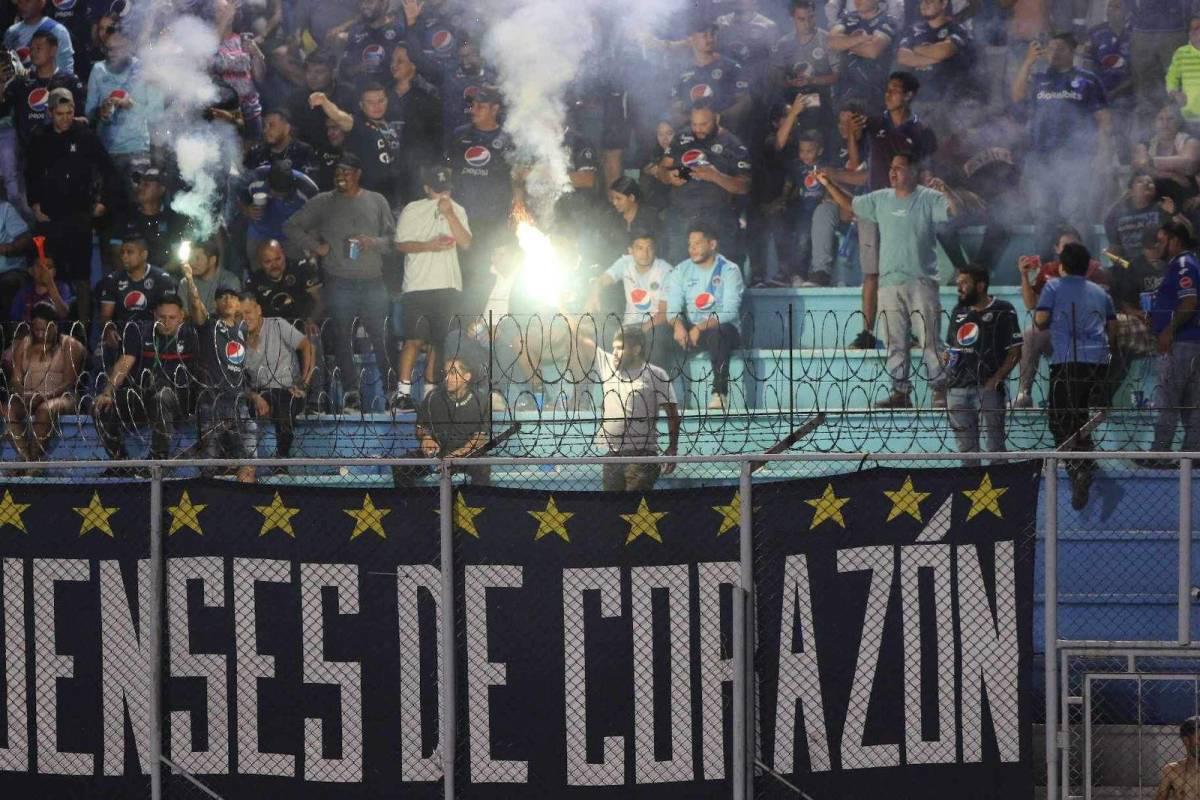 Aficionados del Motagua quemaron pólvora ante Sporting San Miguelito y esto ha provocado que la Concacaf los multe.