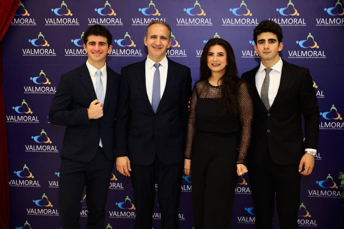 Valmoral honra el legado solidario y cultural de Elena Durón de Larios