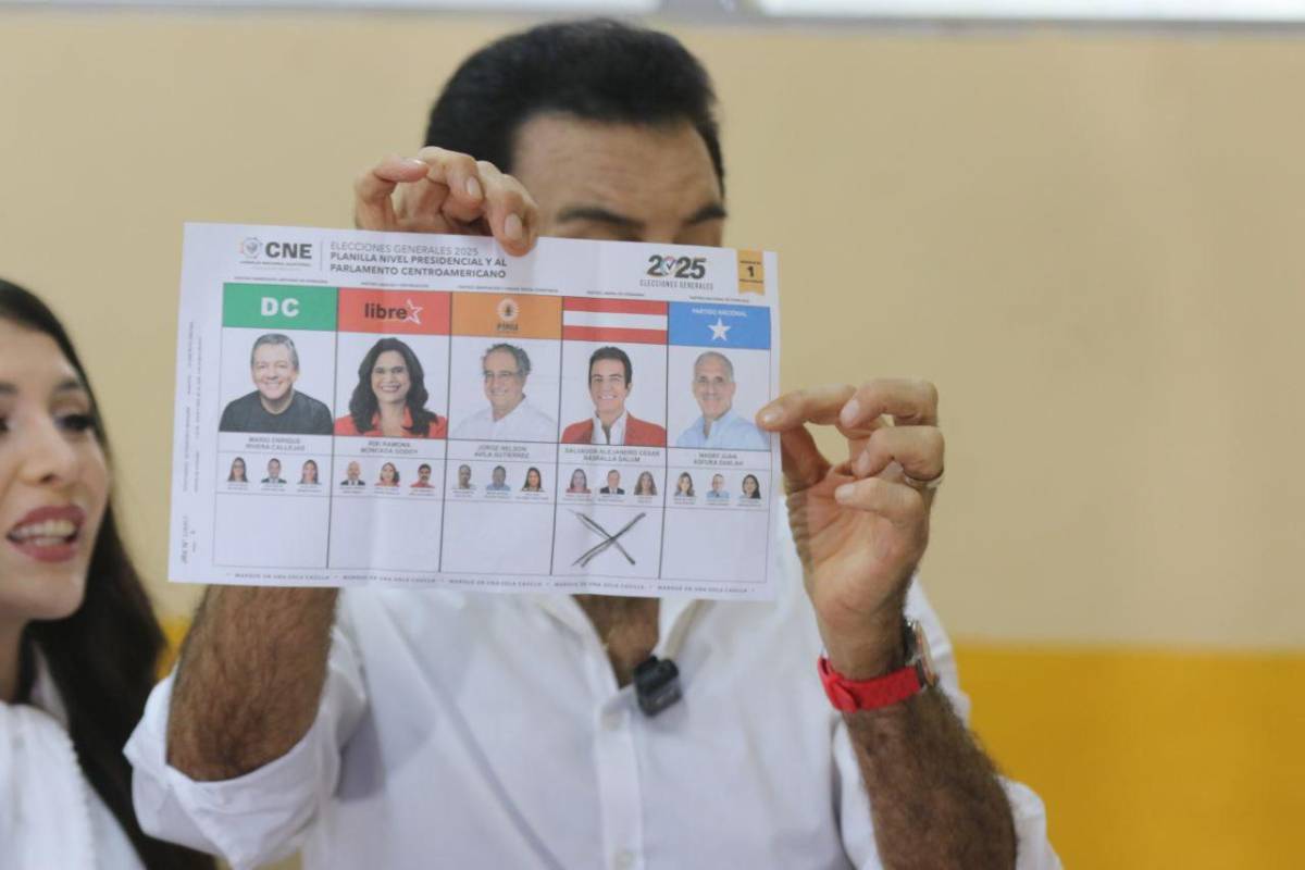 Así llegó Salvador Nasralla a ejercer el sufragio este 30 de noviembre