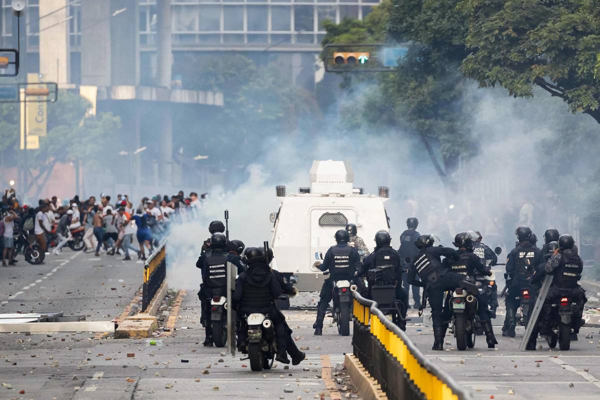 Más de 700 detenidos en protestas contra la reelección de Maduro, afirma Fiscalía