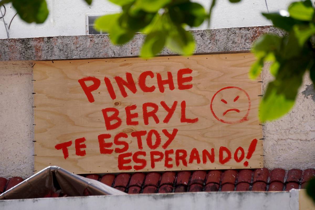 Cancún, México, se prepara para el azote del ciclón Beryl.