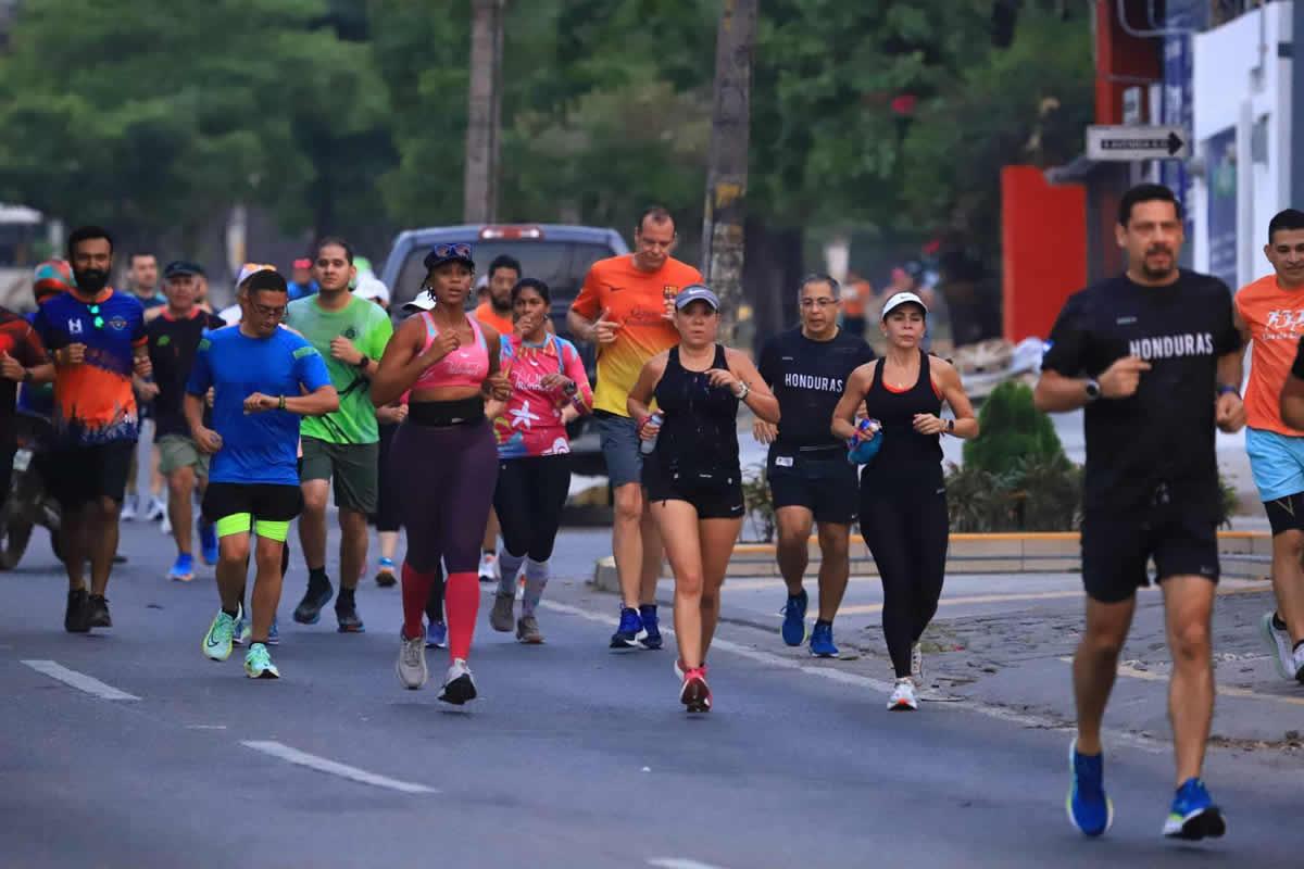 Enorme aceptación tuvo el bootcamp de los 10.5 kilómetros de la Maratón La Prensa